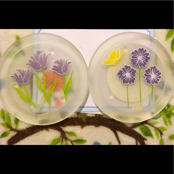 Glass Candleholders with floral design - Picture 1 of 3